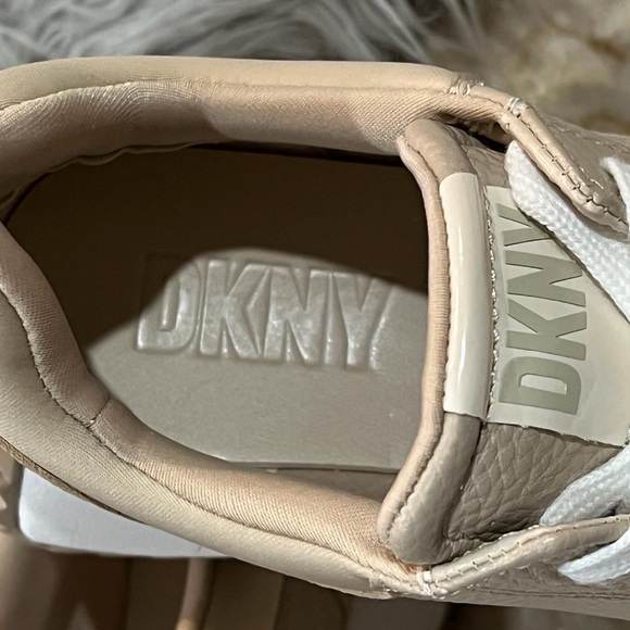 DKNY Women’s Leather Sneakers. Lace-Up. New - Picture 8 of 8
